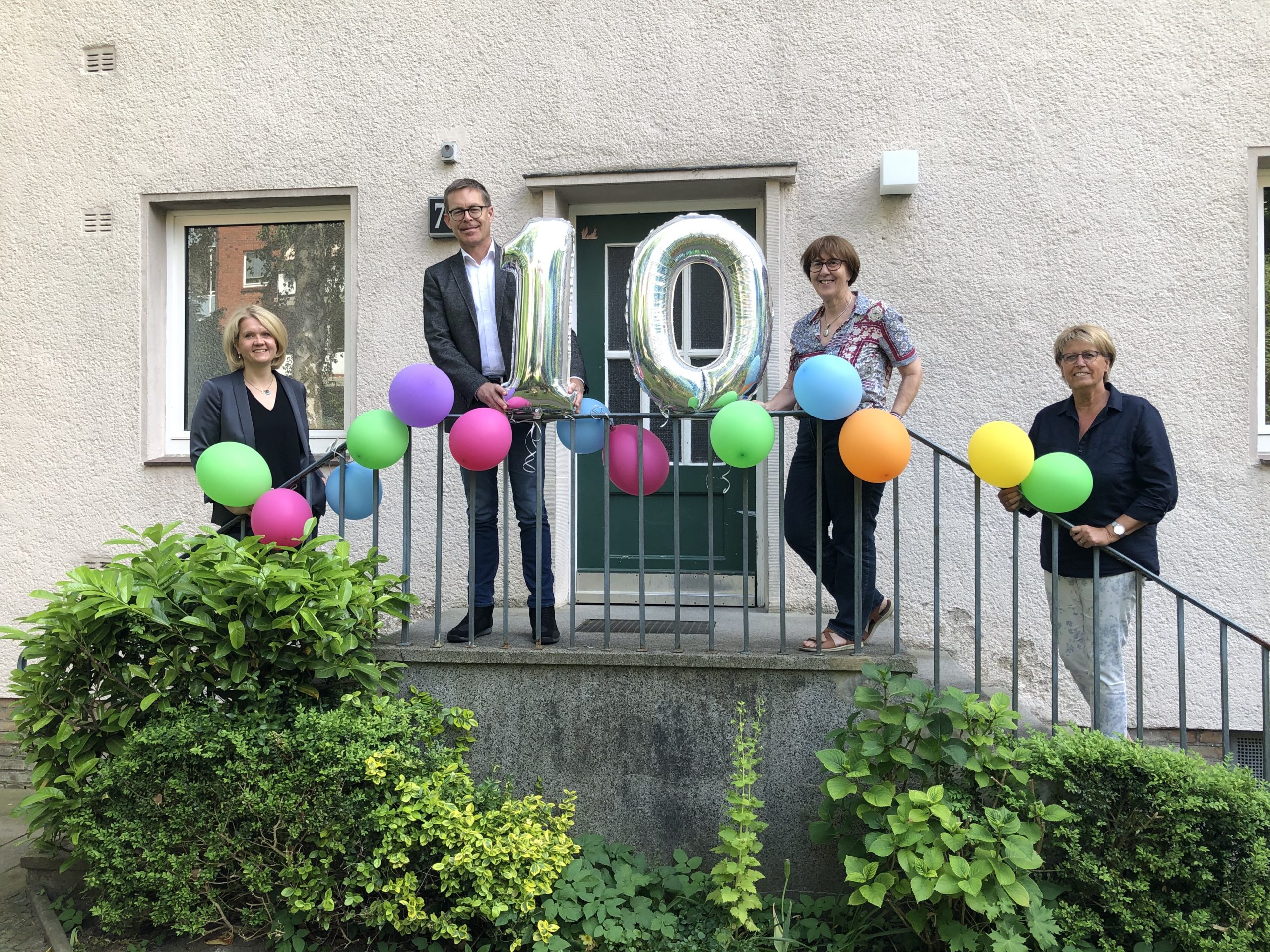 Gruppenfoto mit Luftballons